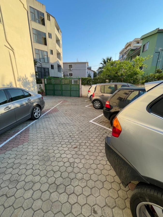 Festim Hotel Durres Bagian luar foto