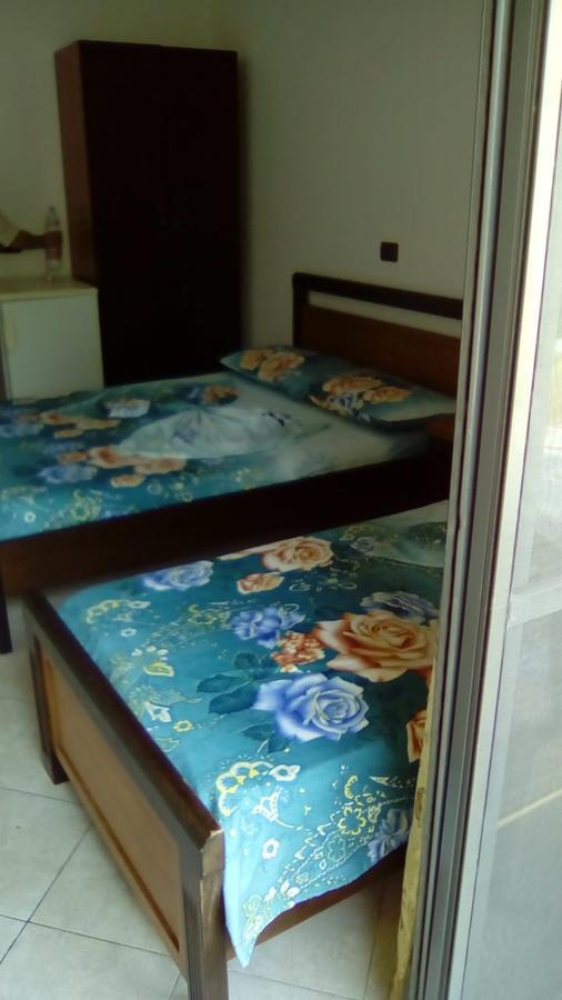 Festim Hotel Durres Bagian luar foto