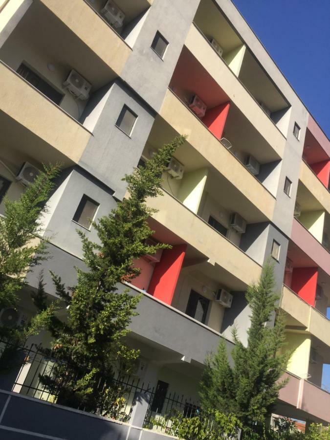 Festim Hotel Durres Bagian luar foto